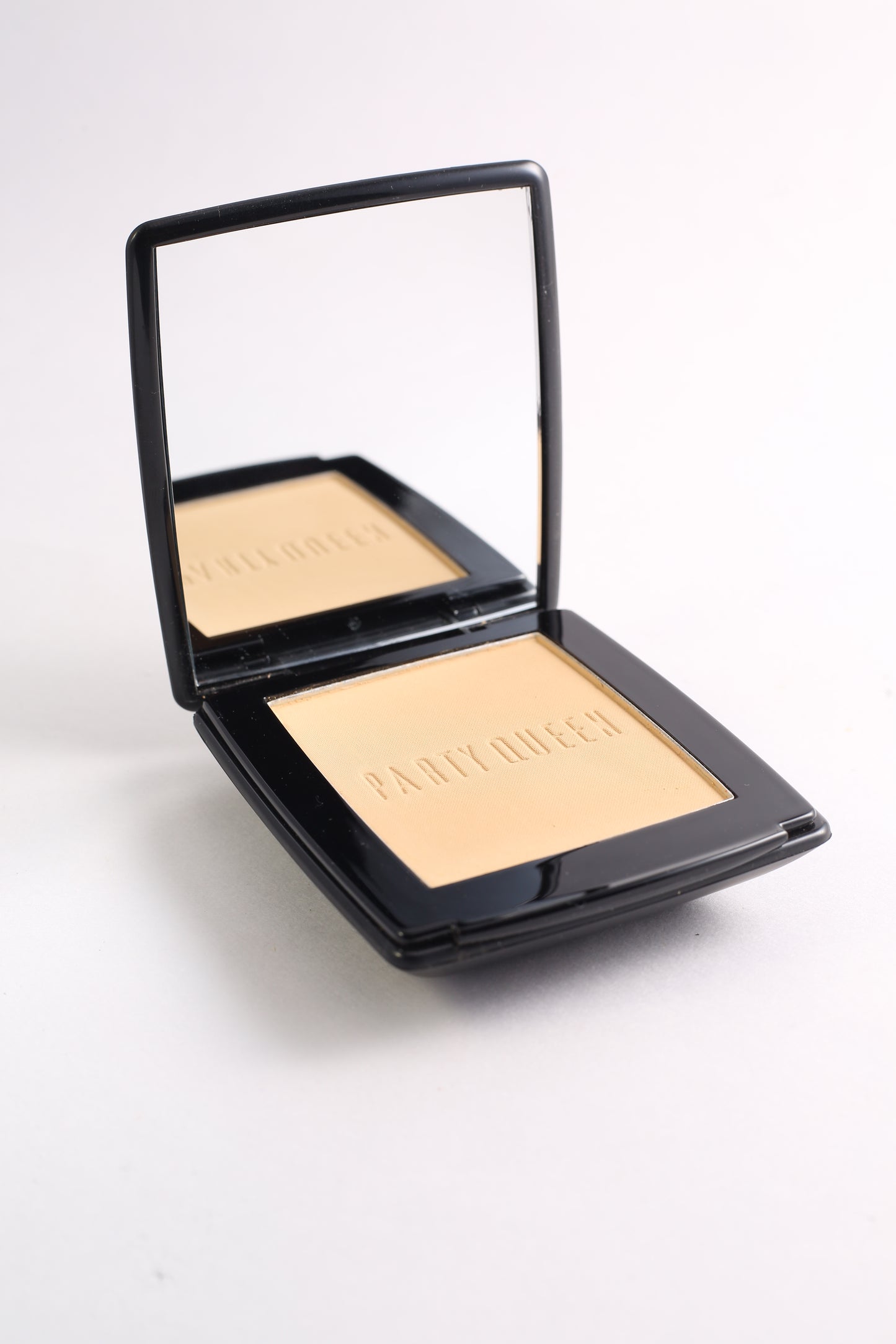Party Queen Long Lasting Oil-Free, Matte Absorbing Pressed Powder