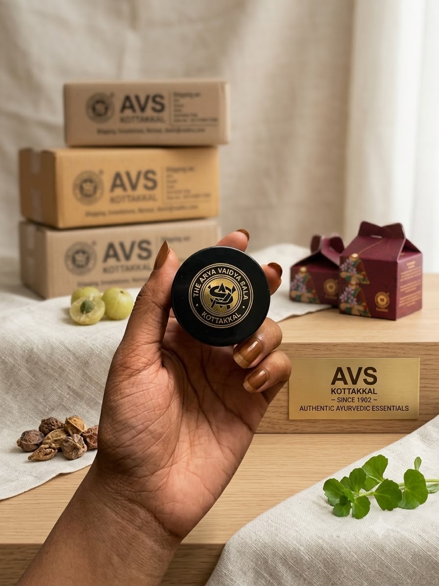 Kottakkal Ayurveda Saffronsoft Lip Balm (5g) – Authentic Kumkumadi & Saffron Nourishing Salve by Arya Vaidya Sala